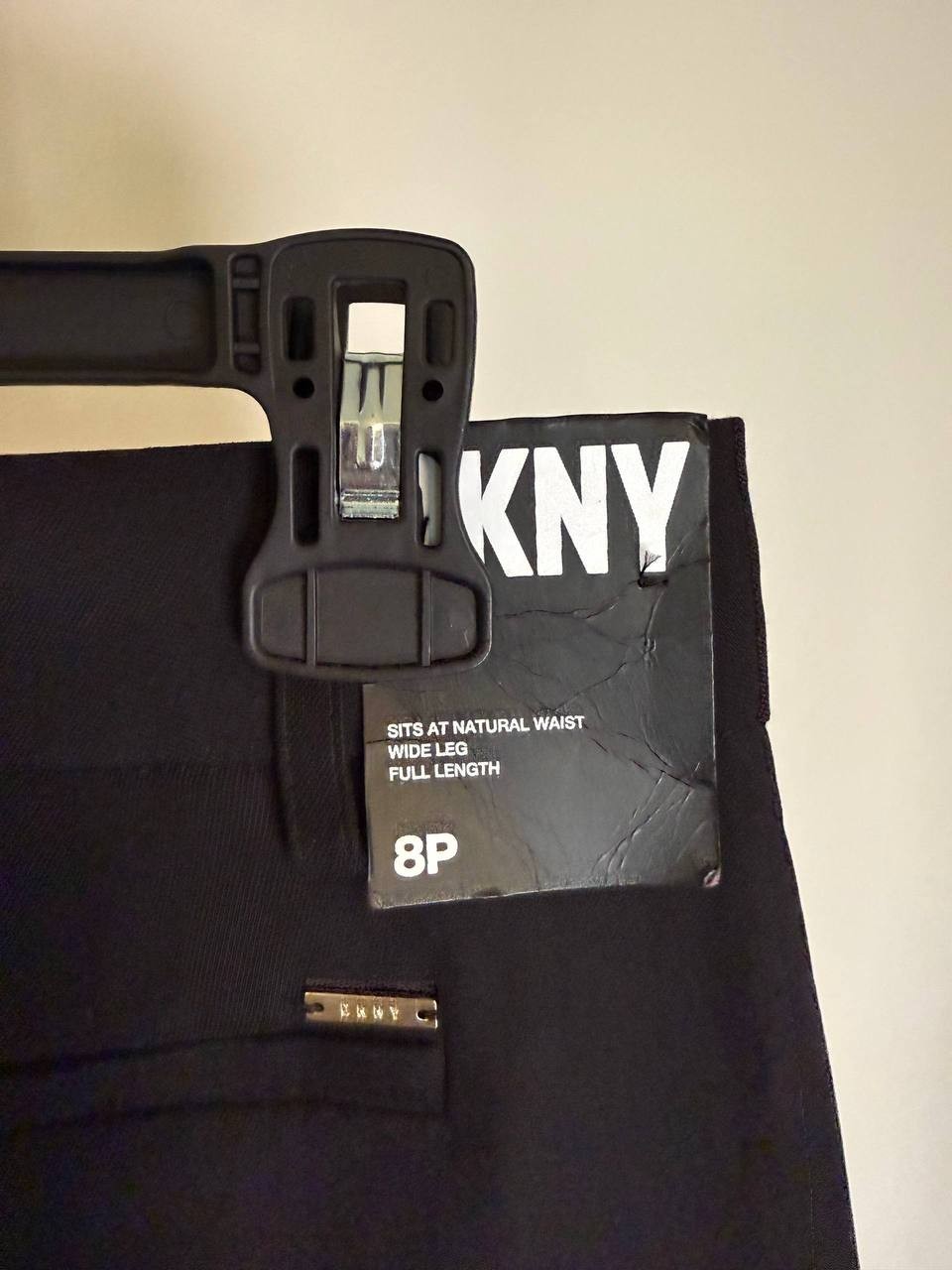 DKNY Black Cargo Pants – Size 8P – Pockets – NWT-Flaws