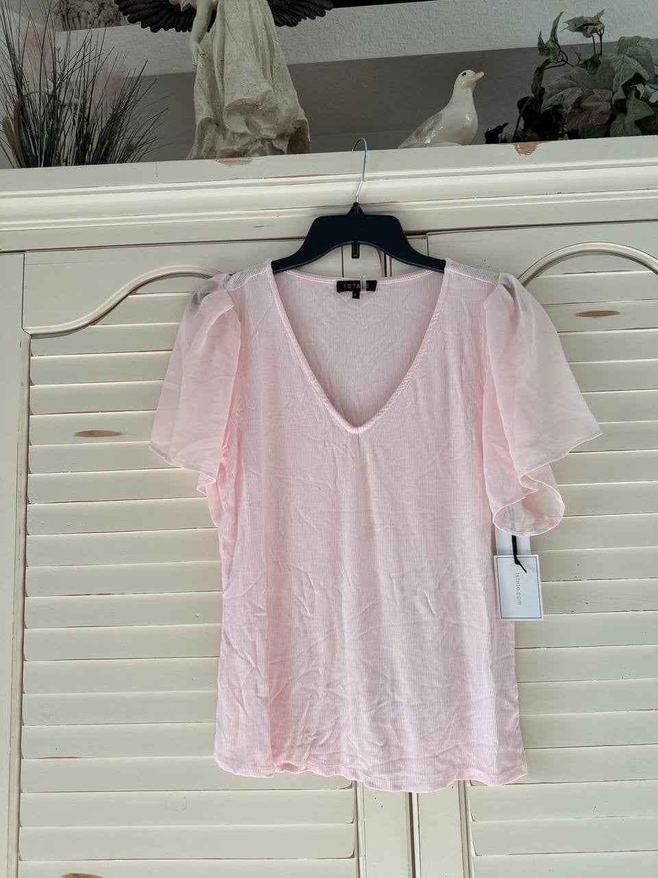 1.STATE Flutter Sleeve Rib Knit T-Shirt – Size L – NWT – Light Pink V-Neck