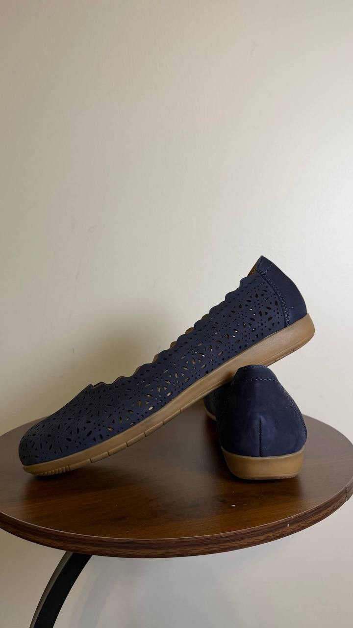 Earth Flats 9.5M Dark Blue Leather Comfort Shoes New in Box
