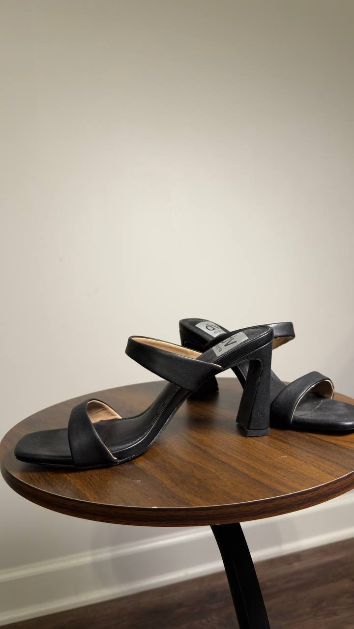 DV  Dolce  Vita  Dress  Sandals  Black  6.5  Pre‑Owned  $69