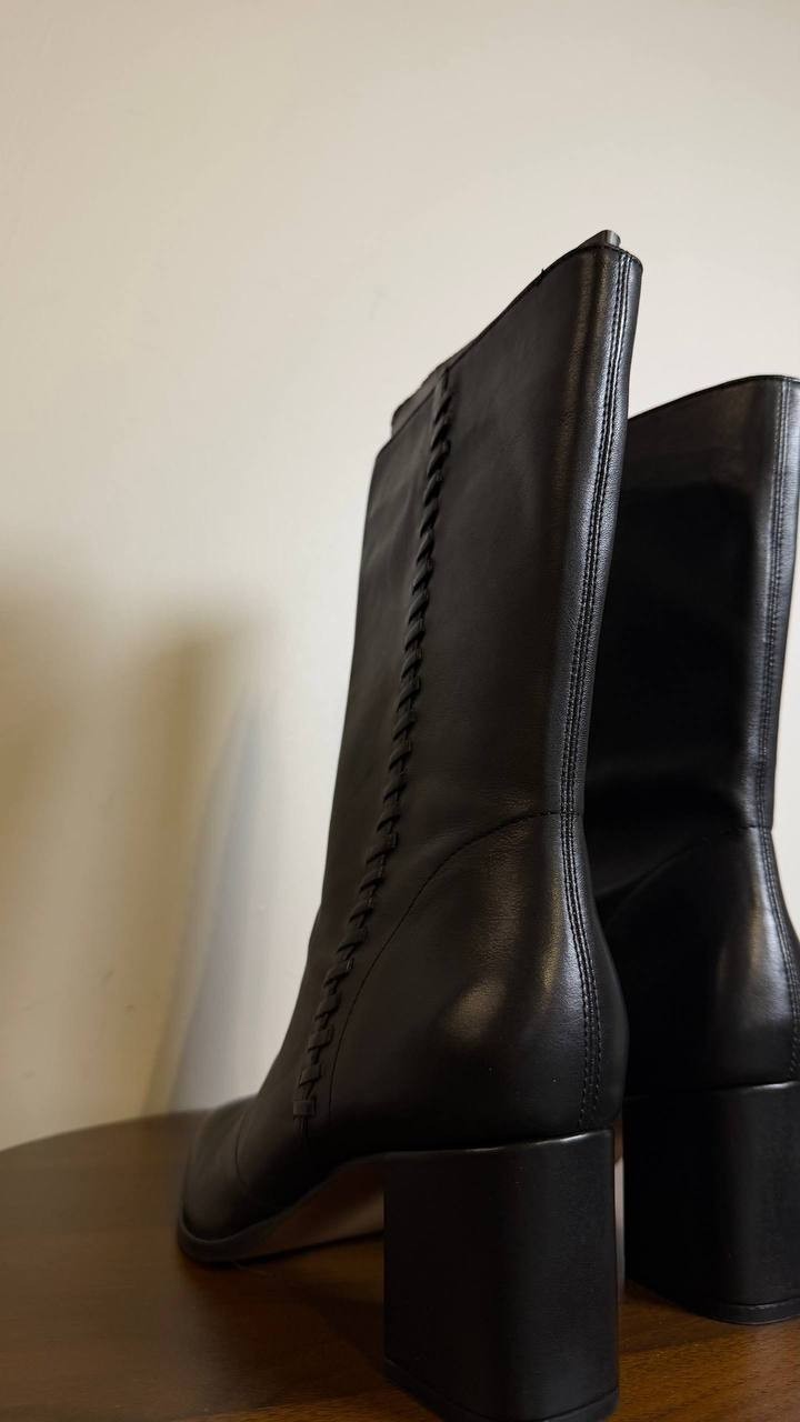 Vince Camuto Lorrys Boots 7.5M Black Leather Almond Toe Block Heel NIB$199