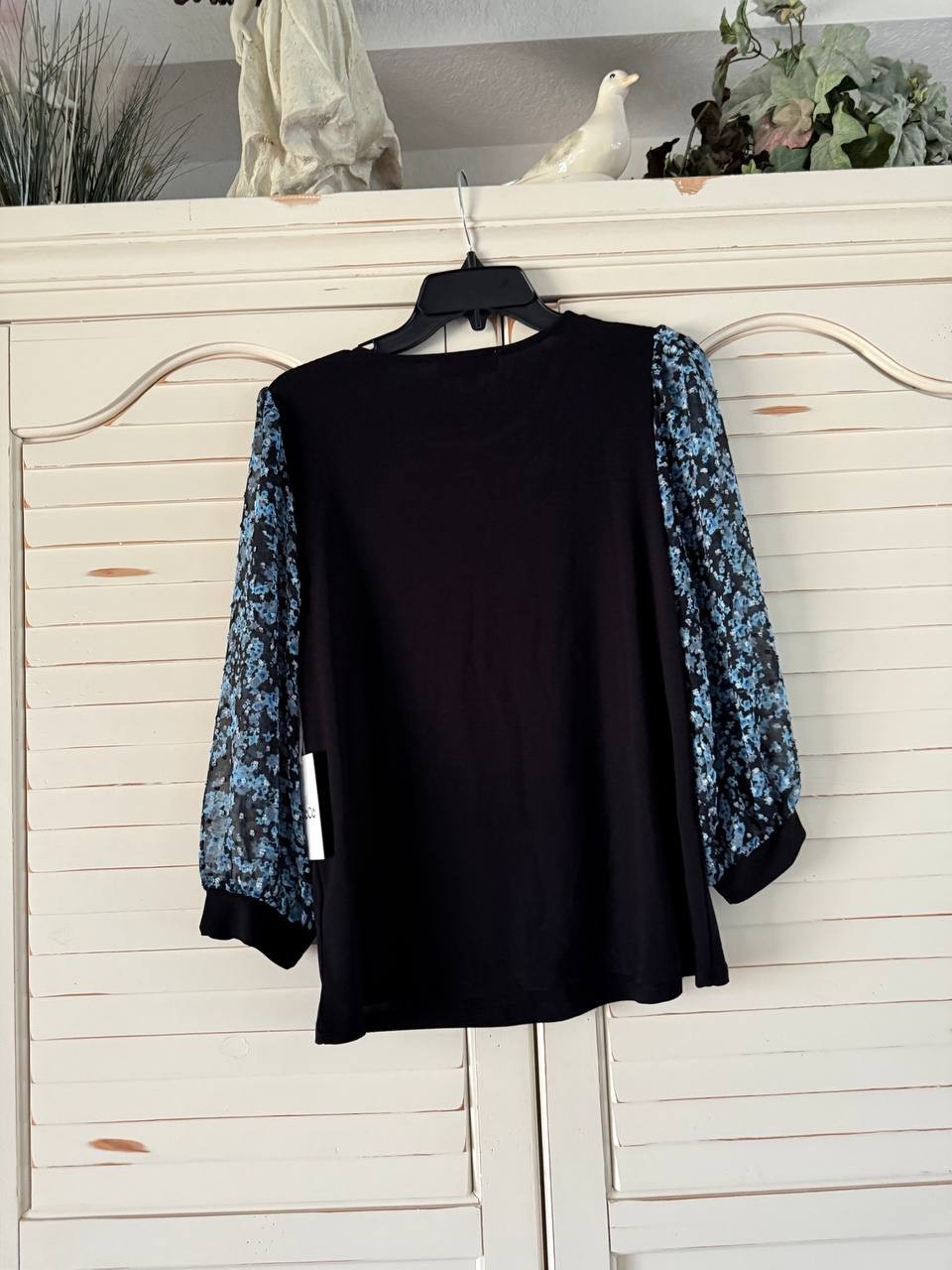 CeCe Mixed Media Top M Crew Neck Blouse NWT MSRP $69 Feminine Workwear Style