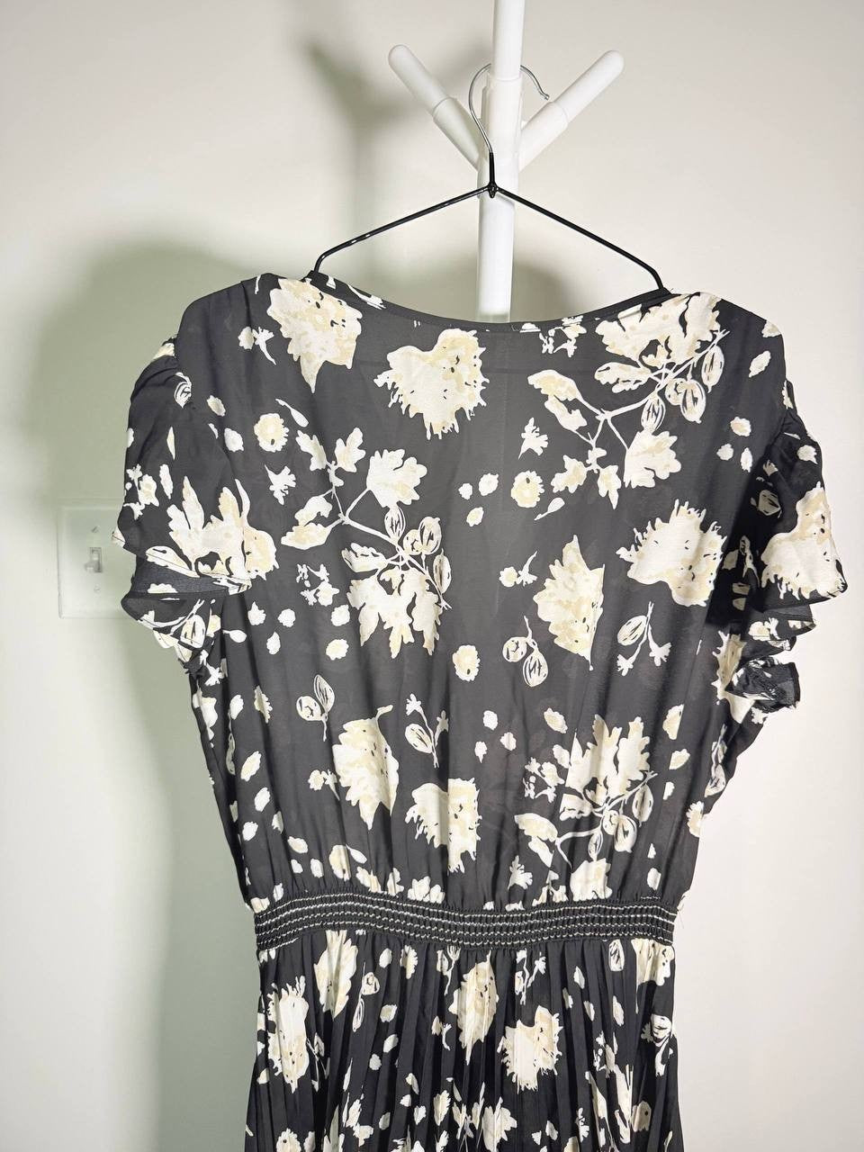 Max Studio Flutter Sleeve Pleated Midi Dress –BlackFloral- Size L – NWT