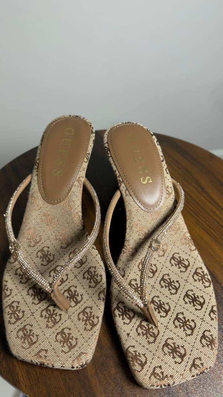 Guess  Thong  Dress  Sandals  Beige  8.5M  New  $99