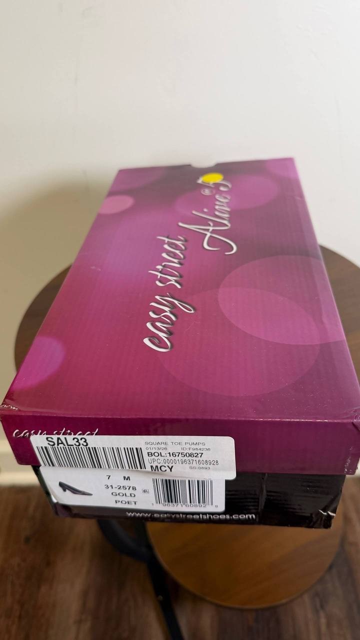 Easy Street Toe Pumps 7M Gold Synthetic Heels New in Box