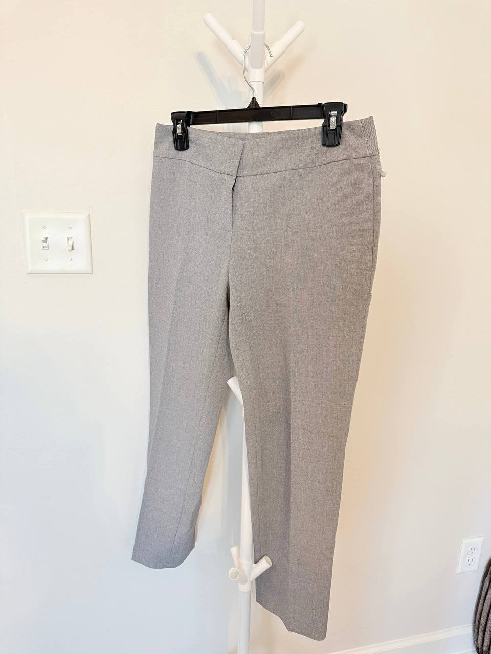 Kasper Stretch Crepe Straight‑Leg Pants – Size 4P – NWT – $79
