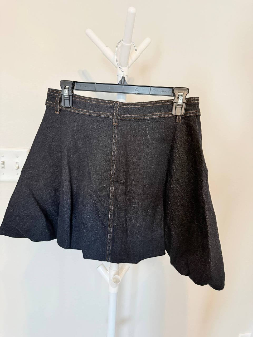 Avec Les Filles Dark Rinse Denim Bubble Mini Skirt – Size 6 – NWT – $98