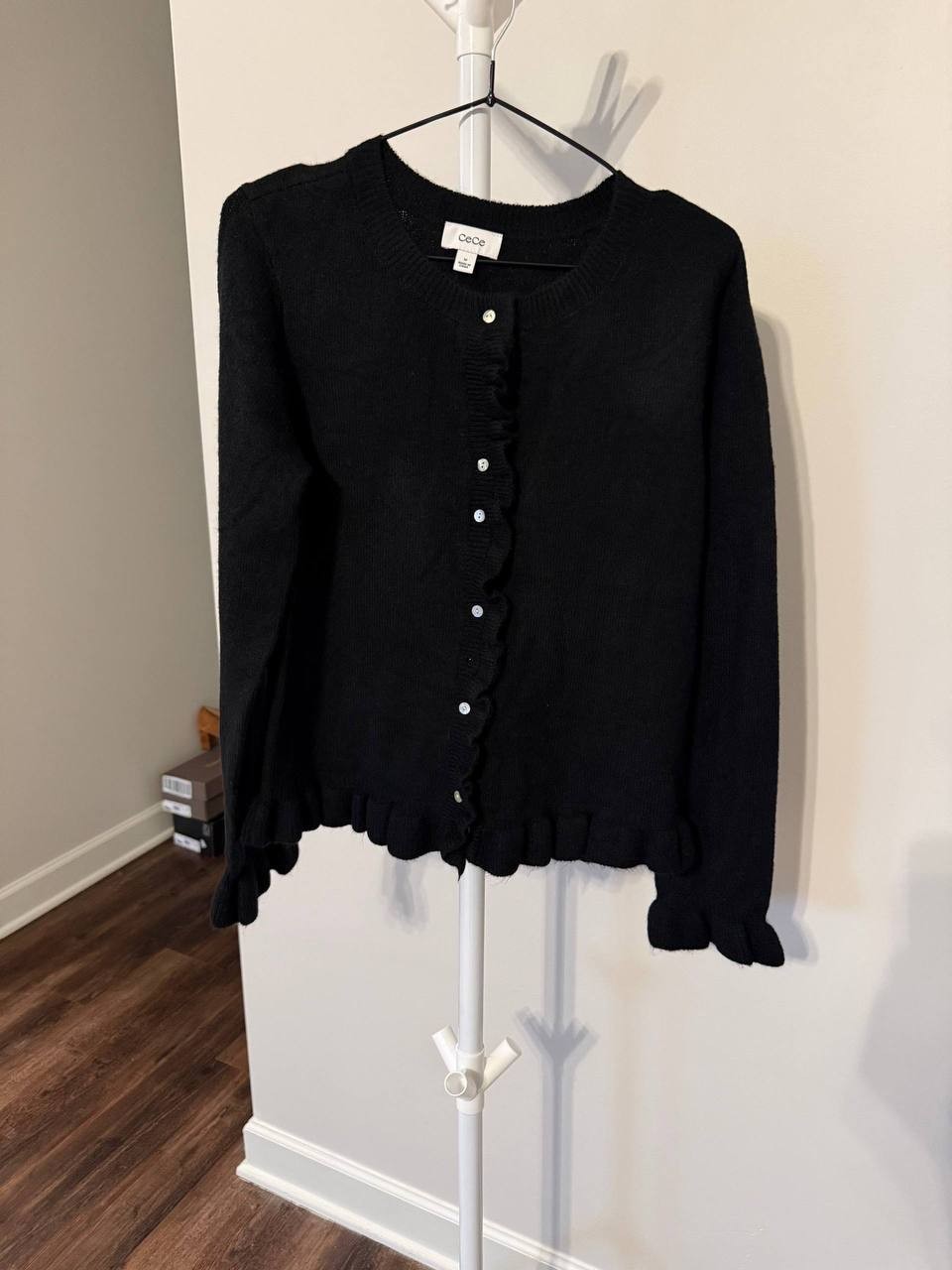 CeCe Ruffle‑Edge Long‑Sleeve Cardigan – Black – Size M – NWT – $89