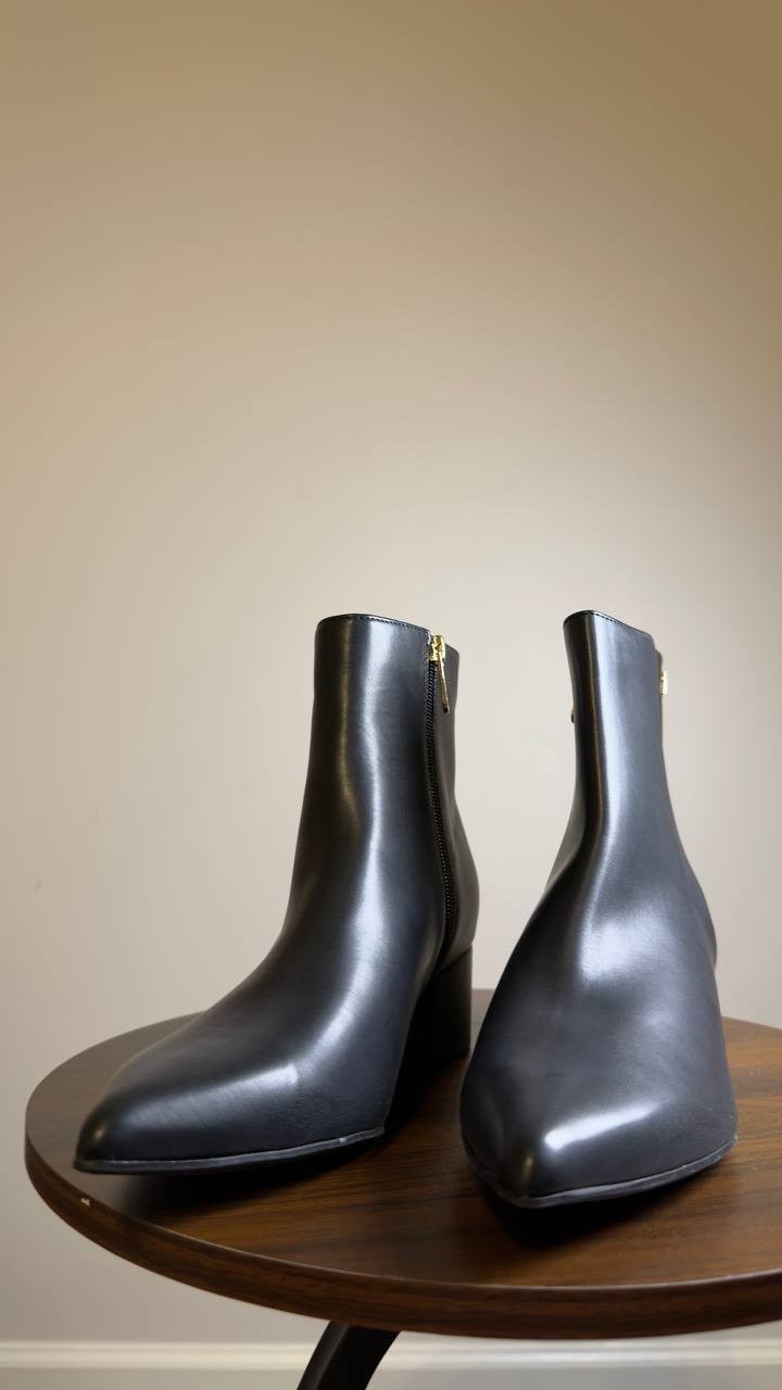Tommy Hilfiger Block Heel Boots Black 7.5 M New $129.00