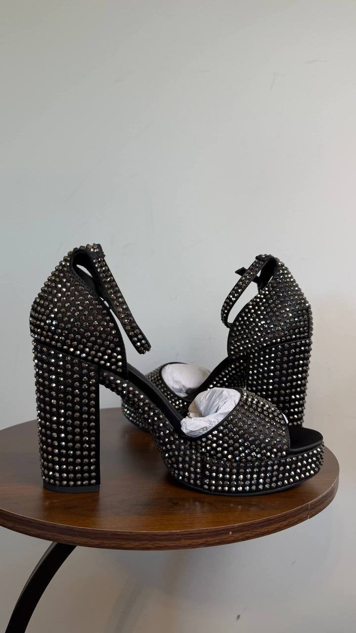 Wild Pair Hanalaur Embellished Sandals Black Bling 7.5M Man‑Made $89.90 NWB