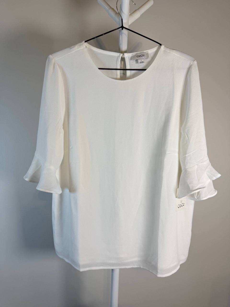 CeCe Ruffle Cuff Crew Neck Blouse–White–Size M–NWT– MSRP$49