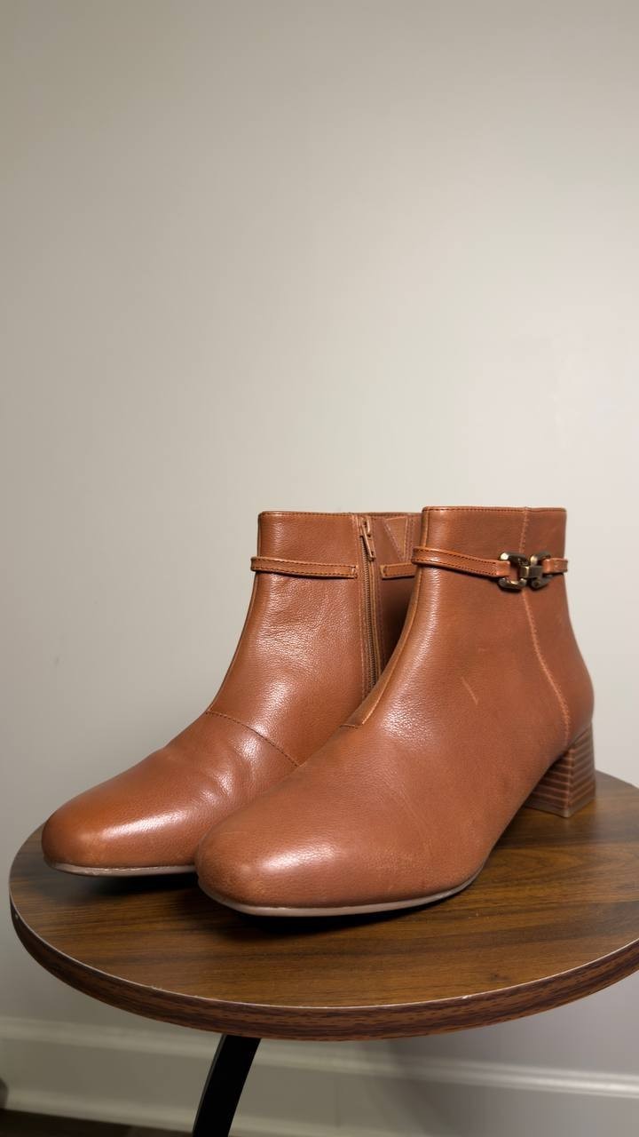 Clarks  Booties  Dark  Tan  9M  New  $130