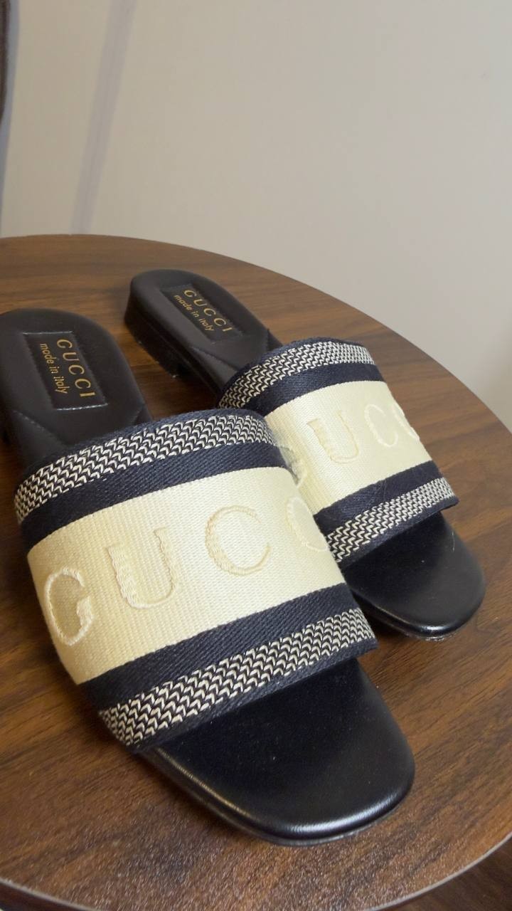 Gucci  Slide  Sandals  White/Black  35  Pre‑owned 