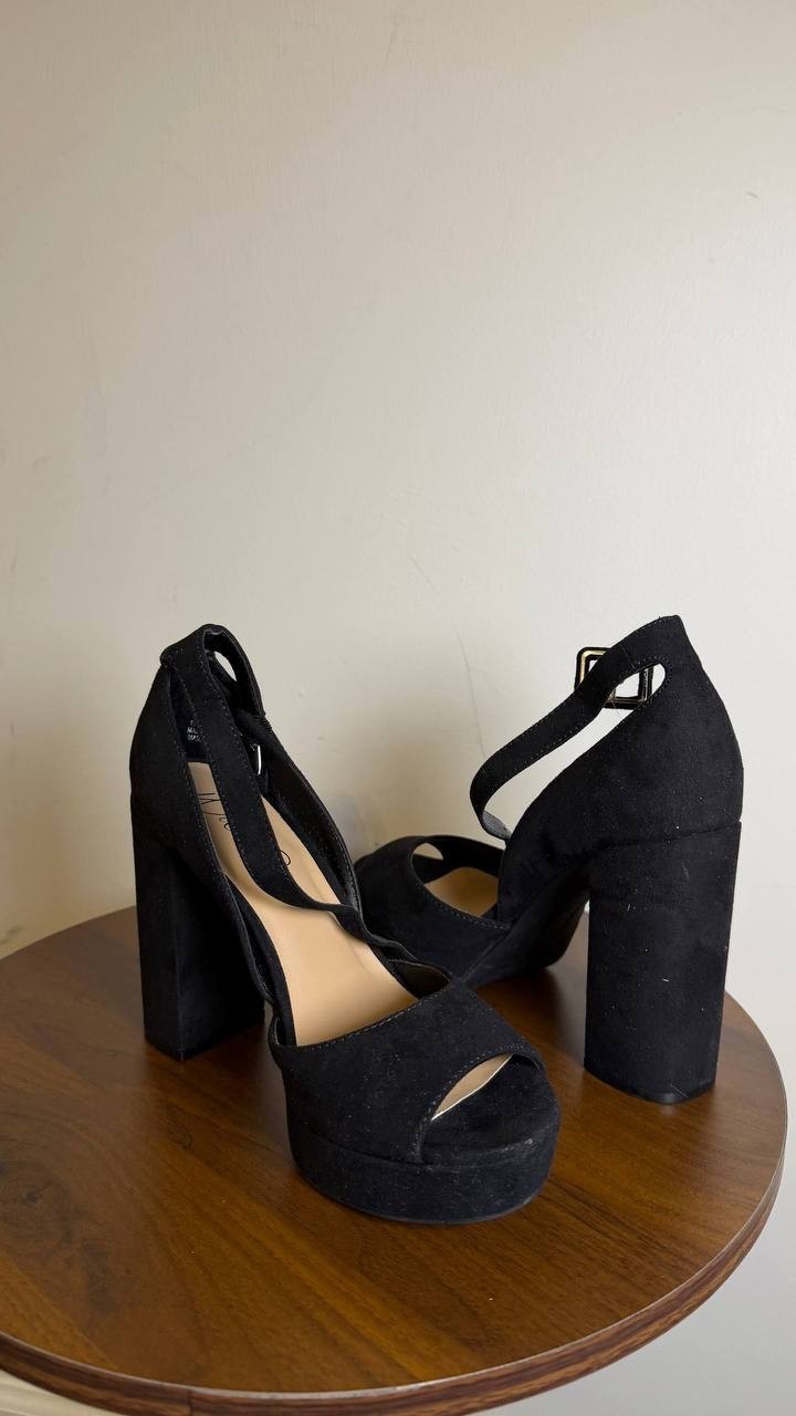 Wild Pair Black Microfiber Dress Sandals Size 5M NIB MSRP $69.90