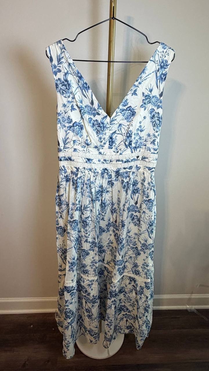 Taylor Women’s V‑Neck Floral Fit & Flare Dress Blue/White Size 12 NWOT $139