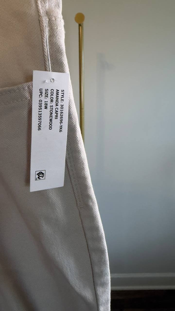 Gloria Vanderbilt Amanda Capri Pants Plus Size 18W Stonewood NWT $50