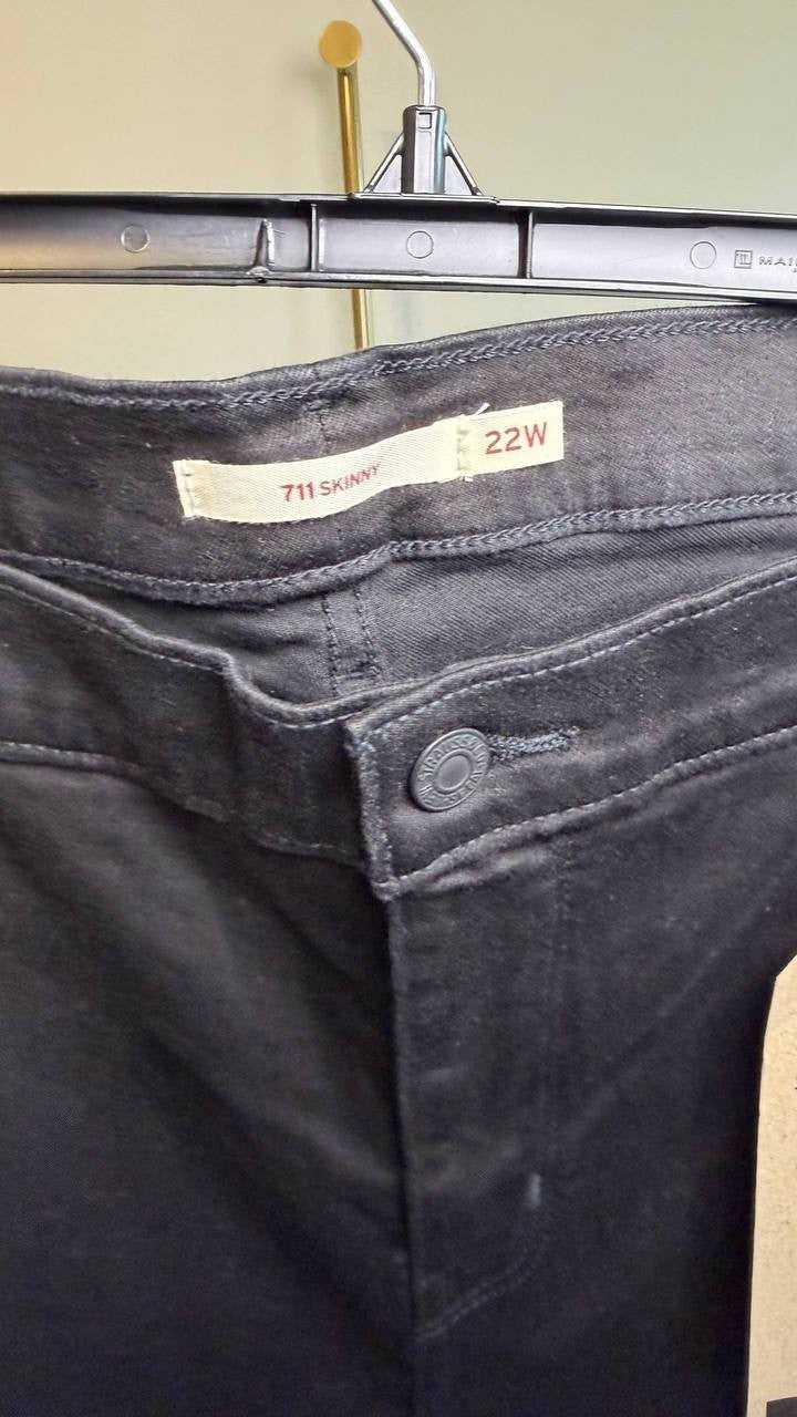 Levi’s 711 Skinny Women’s Jeans Black Peony 22W NWT $69.50