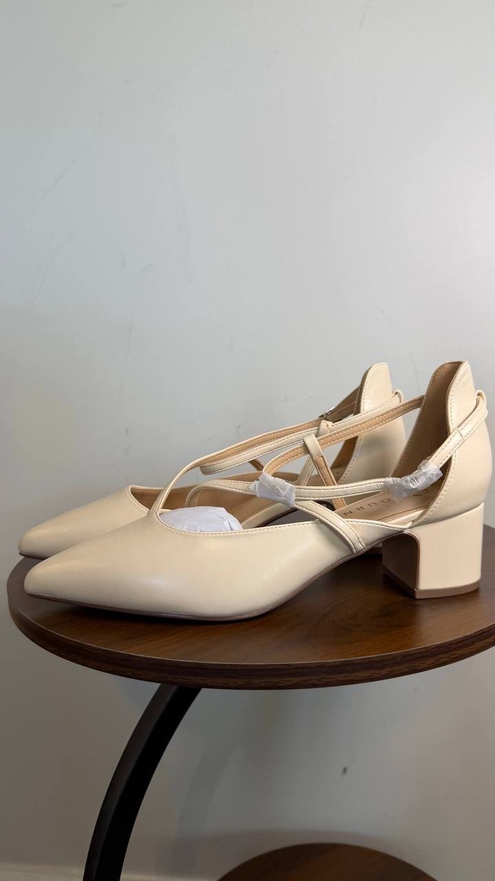 Journee Galvinn Strappy Pointed Toe Block Heel Pumps Bone 8W PU $93 NWB