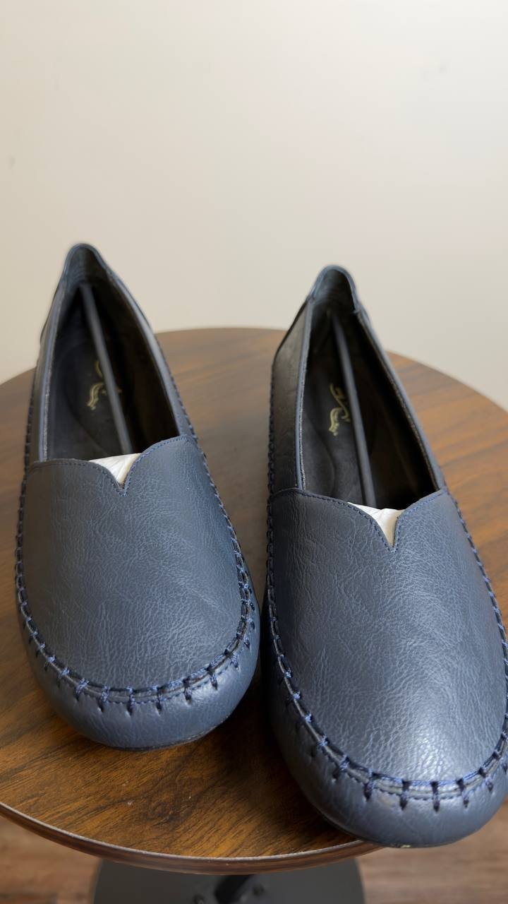 Easy  Street  Slip On Flats  Navy  9.5M  New  $55
