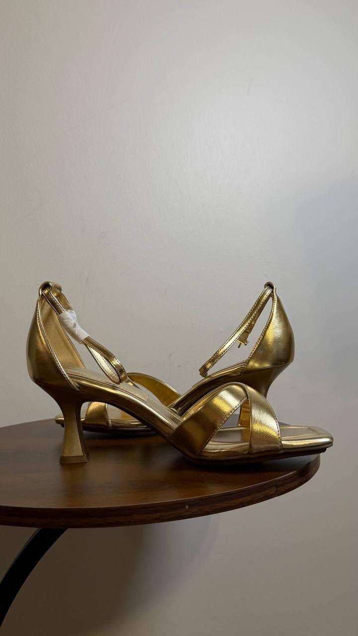 Anne Klein Gold Man‑Made Ankle Strap Dress Sandals 7M New in Box $79
