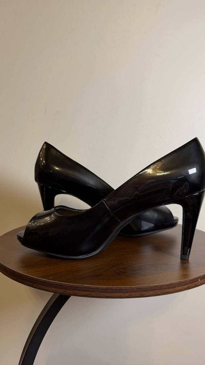 Bandolino Peep Toe Pumps 9.5W Black Faux Patent – New in Box MSRP $89