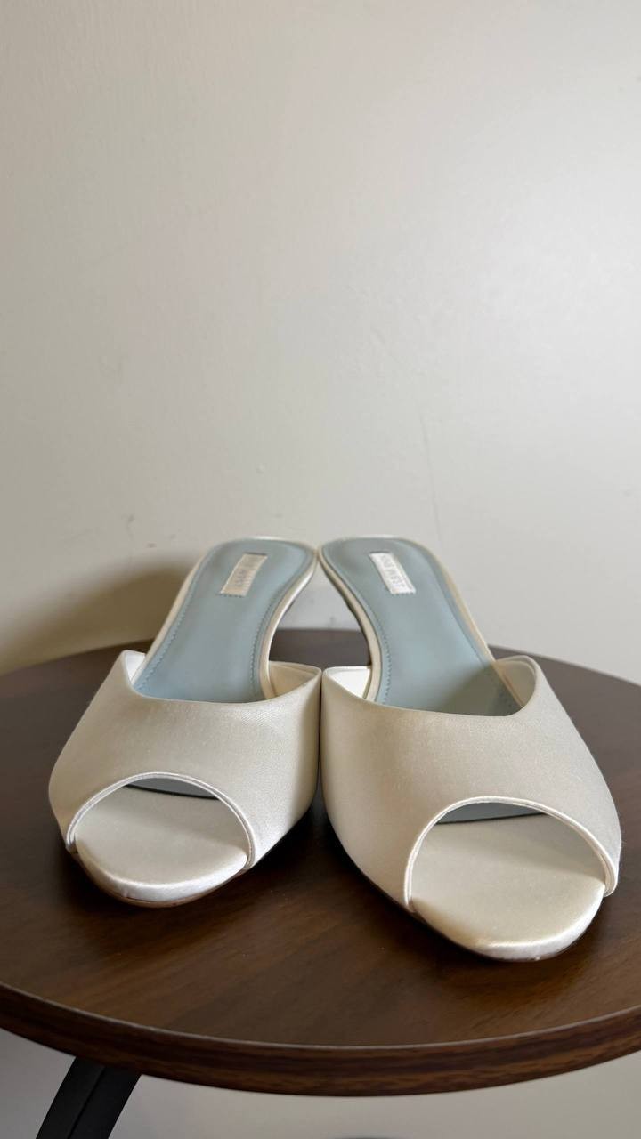 Nine West Women’s Satin Pumps 11M White Textile – New in Box MSRP $85
