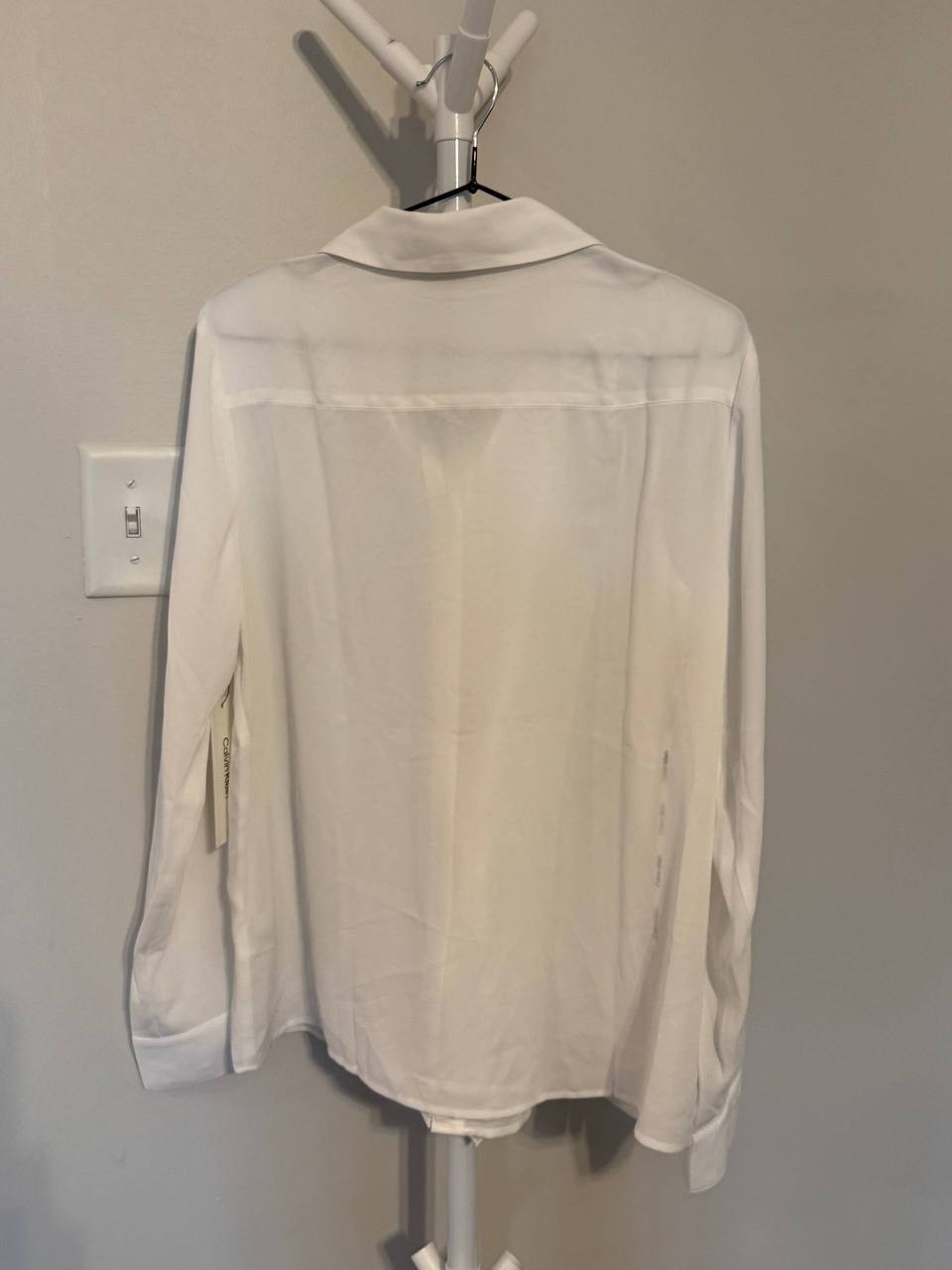 Calvin Klein Point‑Collar Ruffle Button‑Front Blouse – White– Size M – NWT– $89