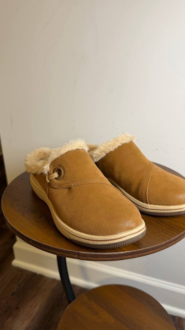 Clarks Dark Tan Textile Clogs/Mules 7.5M NIB MSRP $49.99