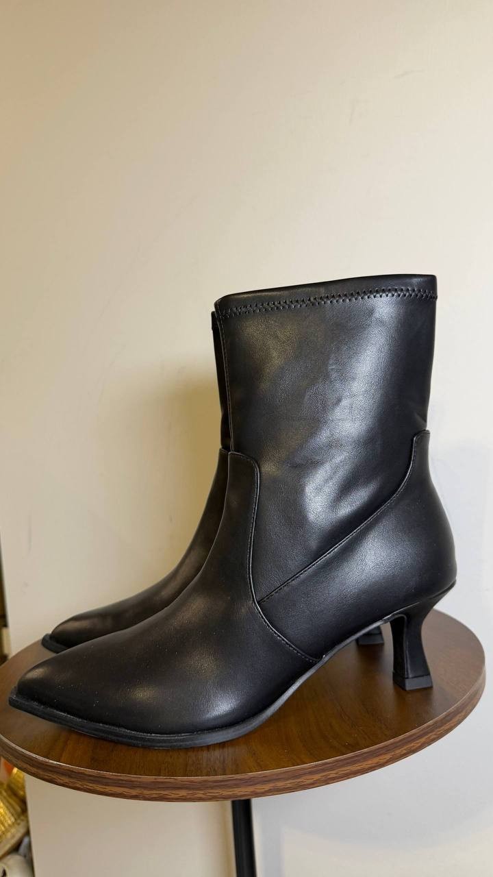 DV Dolce Vita Black Polyurethane Heeled Booties 9M New in Box MSRP $89