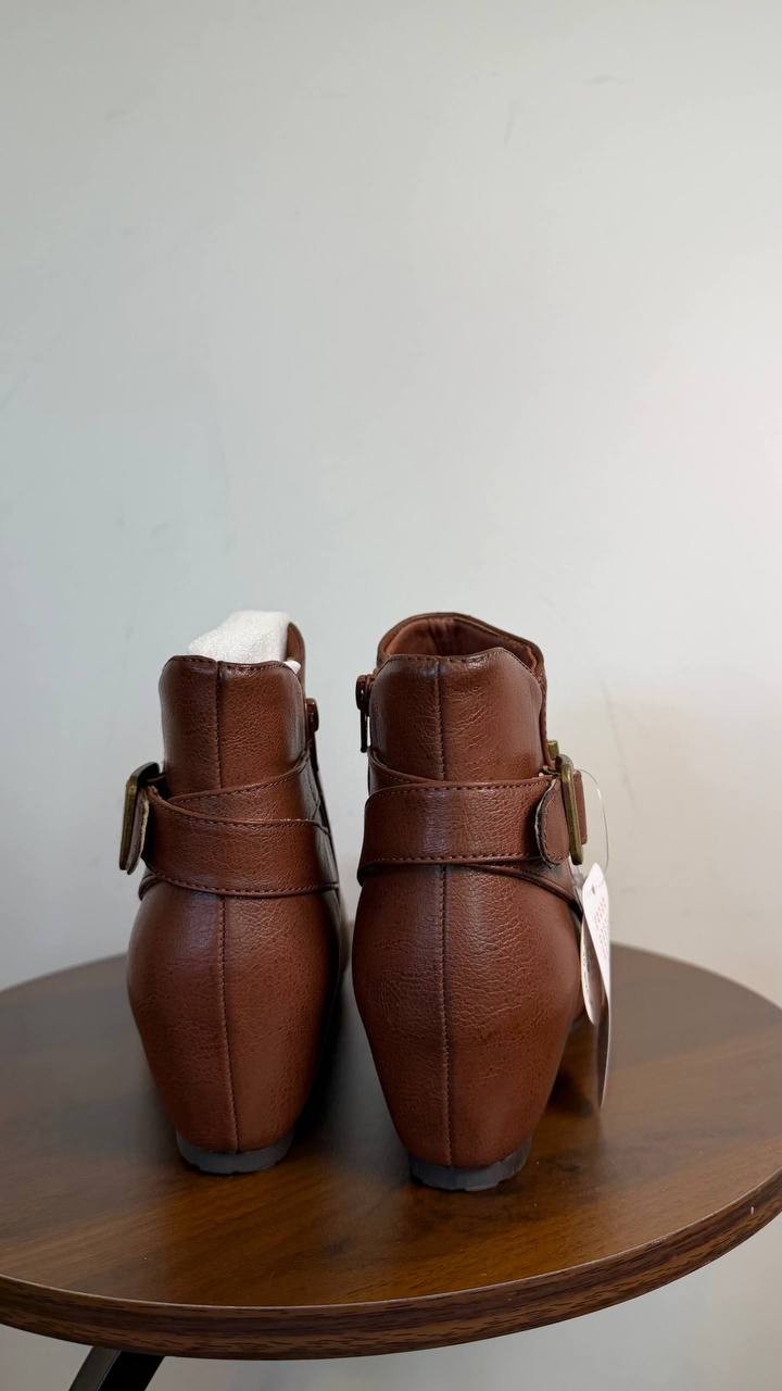 Baretraps Serena Zipper Wedge Booties Oak 8.5M Man‑Made $89 NWB