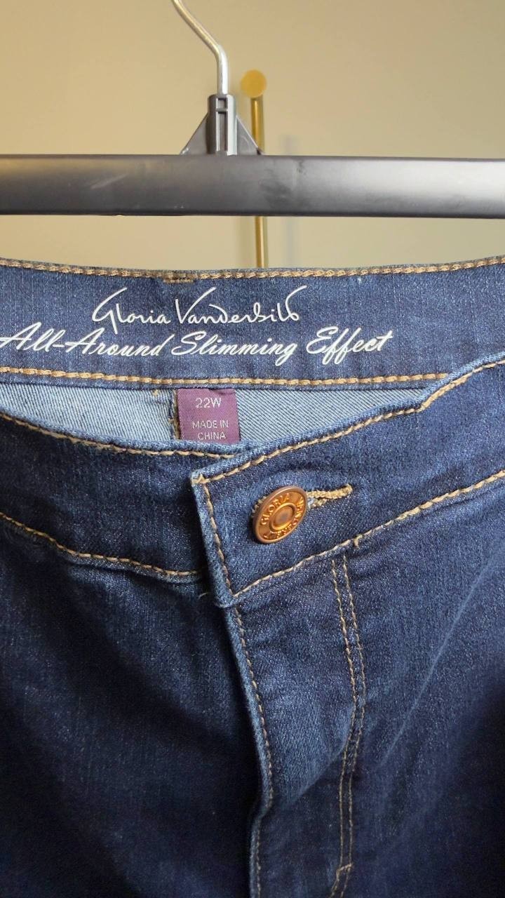 Gloria Vanderbilt Amanda Capri Jeans Plus Size Madison 22W NWT $54