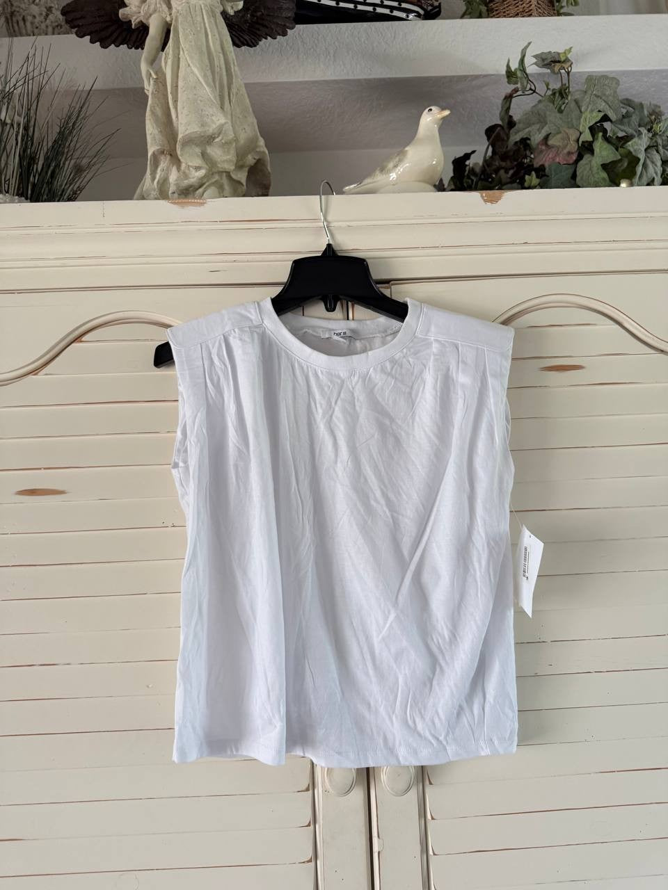 Bar III Cotton Top XS White Pleated Shoulder Sleeveless Crewneck Minimalist