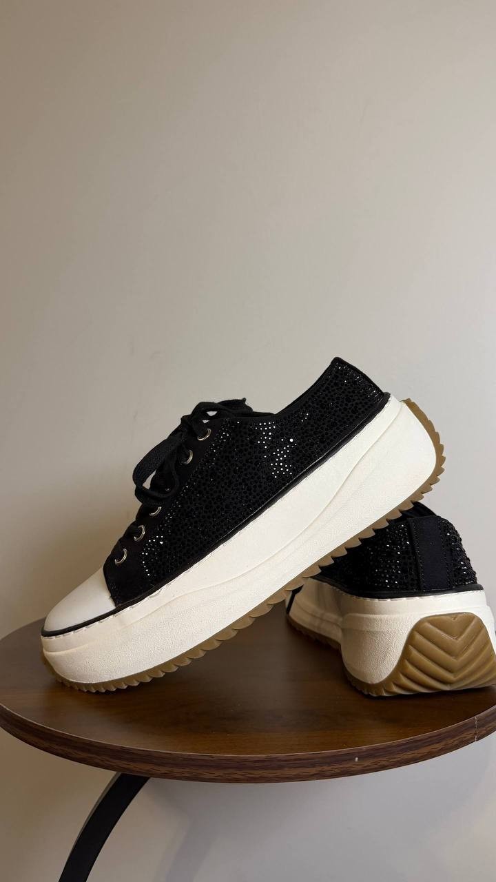 Wild Pair Women’s Sneakers 7M Black Fabric – New in Box MSRP $69.90