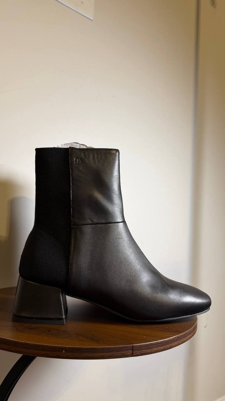 Gentle Souls Eileen Leather Block Heel Booties Black 9.5M NWB MSRP $199
