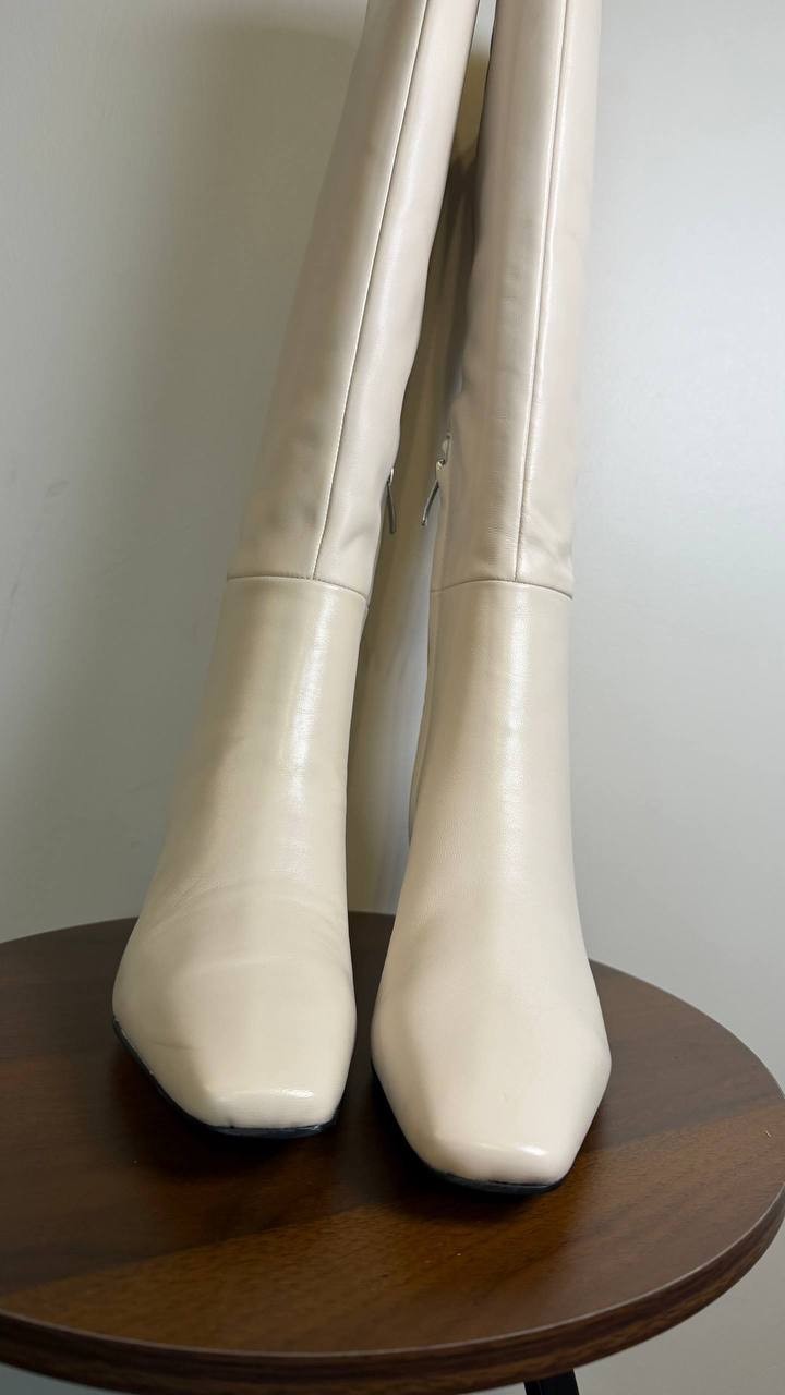 Nine West Caddy Boots 9.5M Ivory Leather[a crease on the boot] NIB msrp$249
