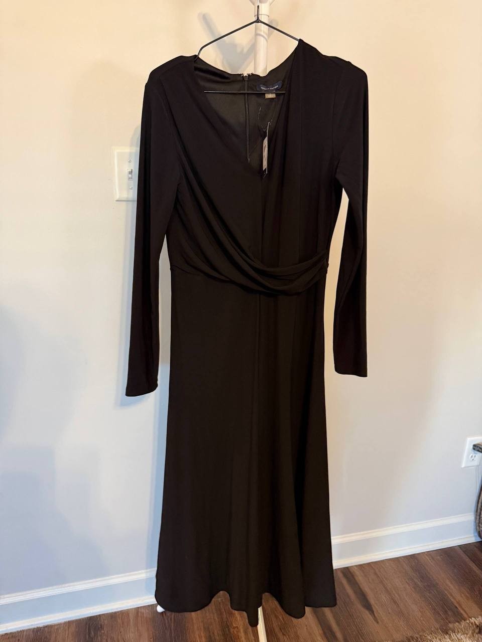 Tommy Hilfiger Short‑Sleeve V‑Neck Dress – Sizes 6 & 8 – NWT – Black – $99