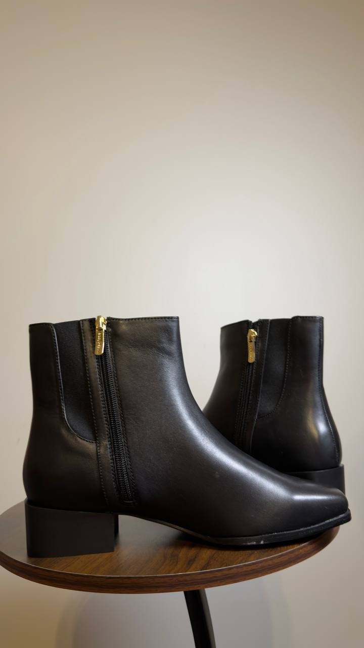 Easy  Spirit  Dress Booties  Black  9.5M  New  $159