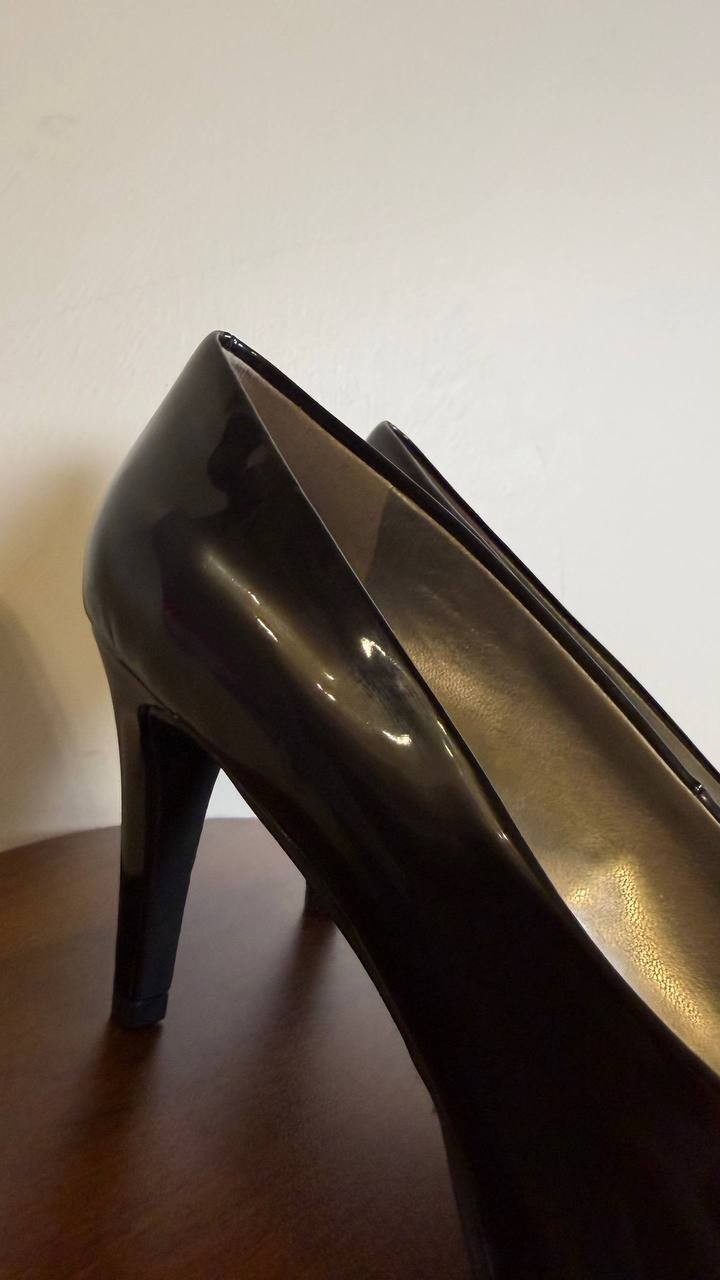 Bandolino Peep Toe Pumps 9.5W Black Faux Patent – New in Box MSRP $89