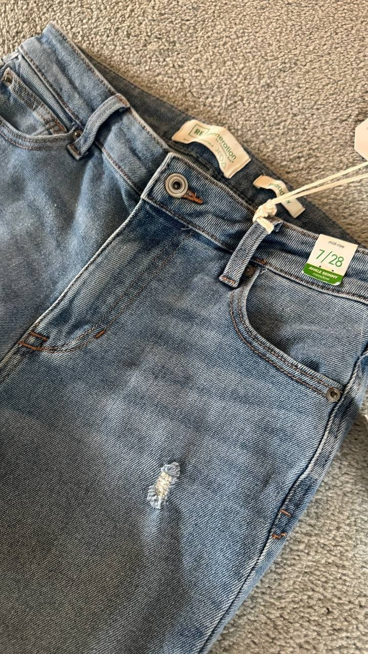 Celebrity Pink Women's Skinny Jeans Ankle Light Wash Distressed Size 7