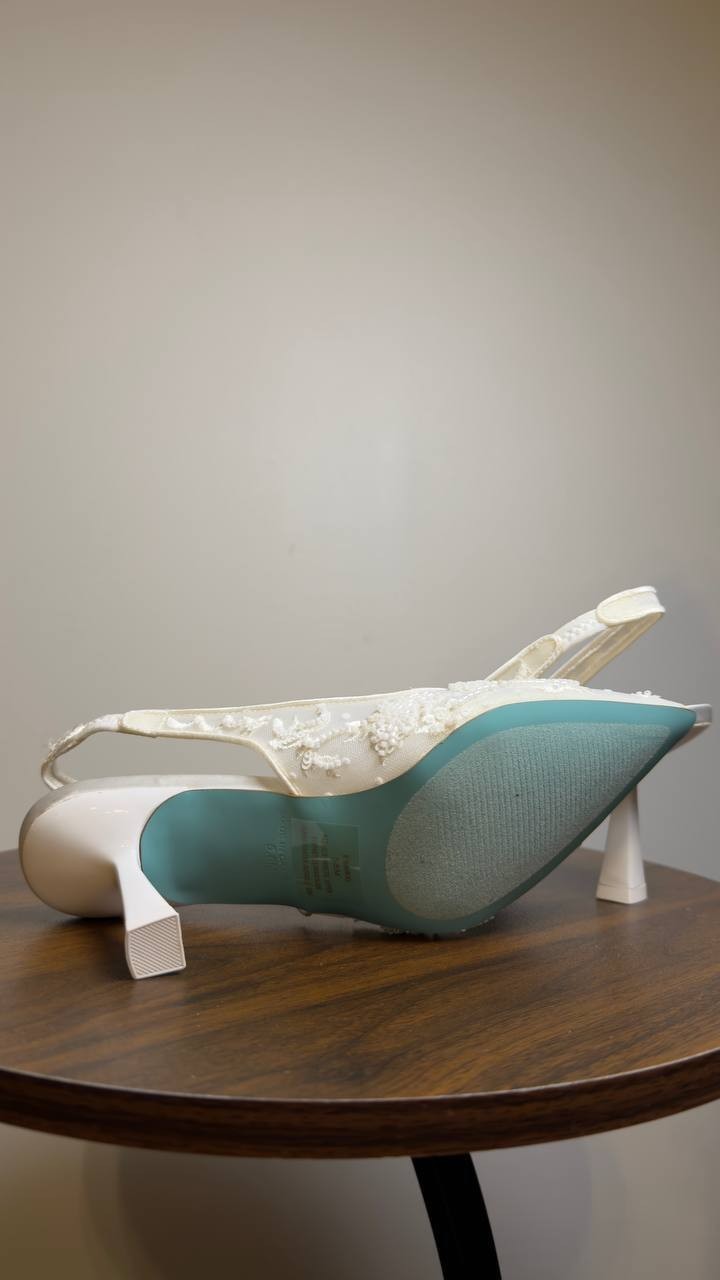 Betsey  Johnson  Evening  Pumps  Ivory  5.5  New  $129