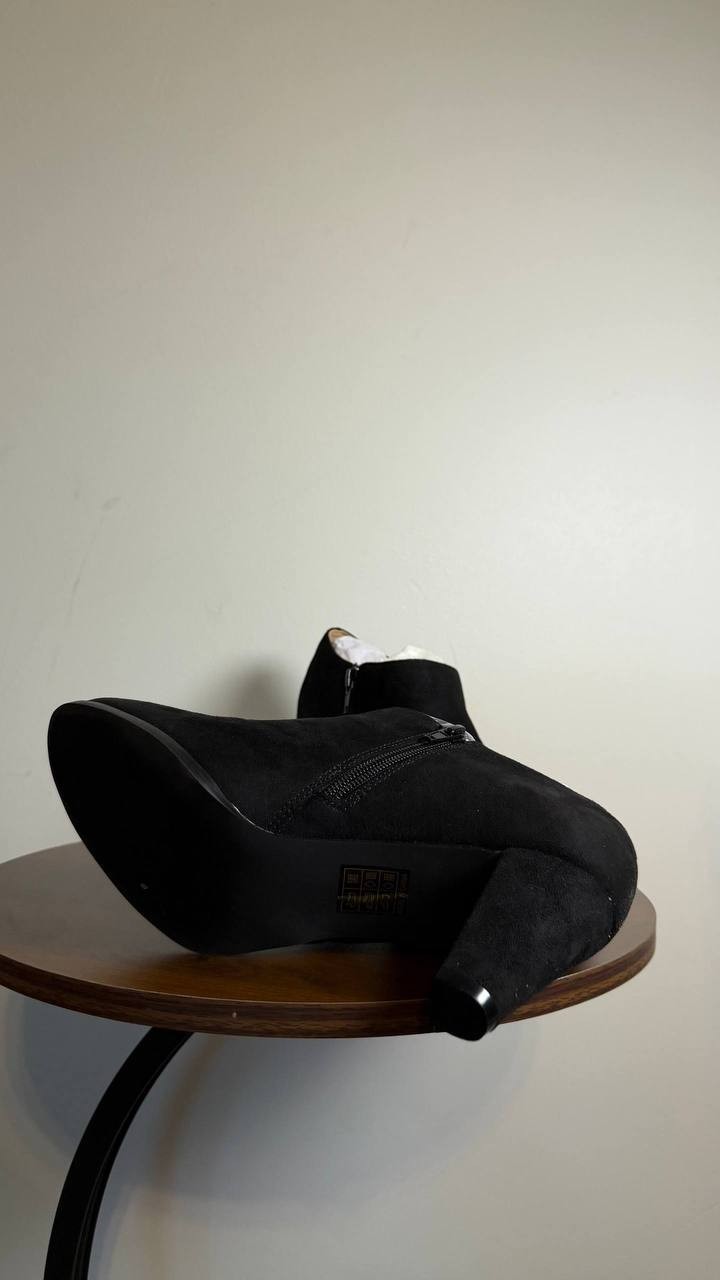 Journee Sanzi Booties 8.5 Black Faux Suede Zip‑Up Round Toe NIB msrp$48.49