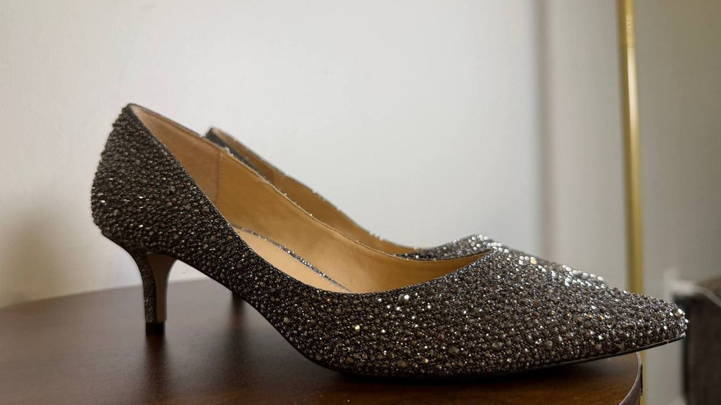 Badgley Mischka Jewel Smoke Glitter Fabric Heeled Pumps 7 New in Box $99