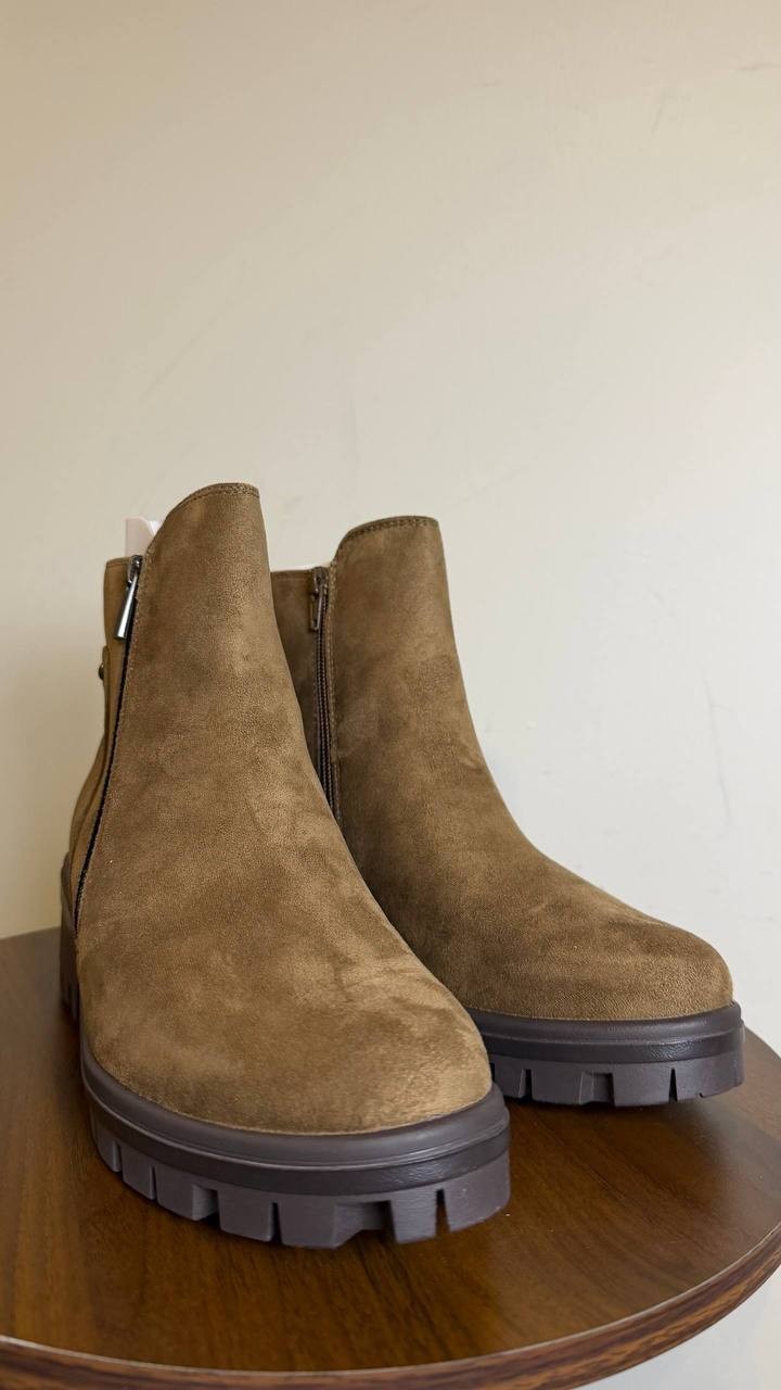 White Mountain Dark Taupe Polyurethane Block Heel Booties 8M NIB MSRP $99