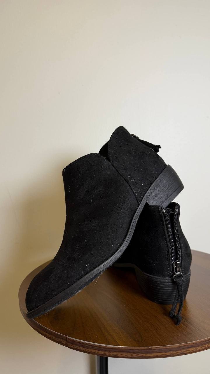 Journee Collection Black Faux Suede Ankle Booties 9M NIB MSRP $108