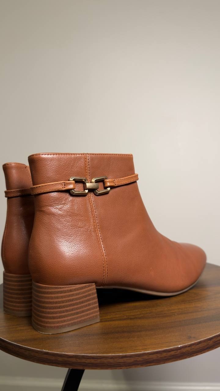 Clarks  Booties  Dark  Tan  9M  New  $130