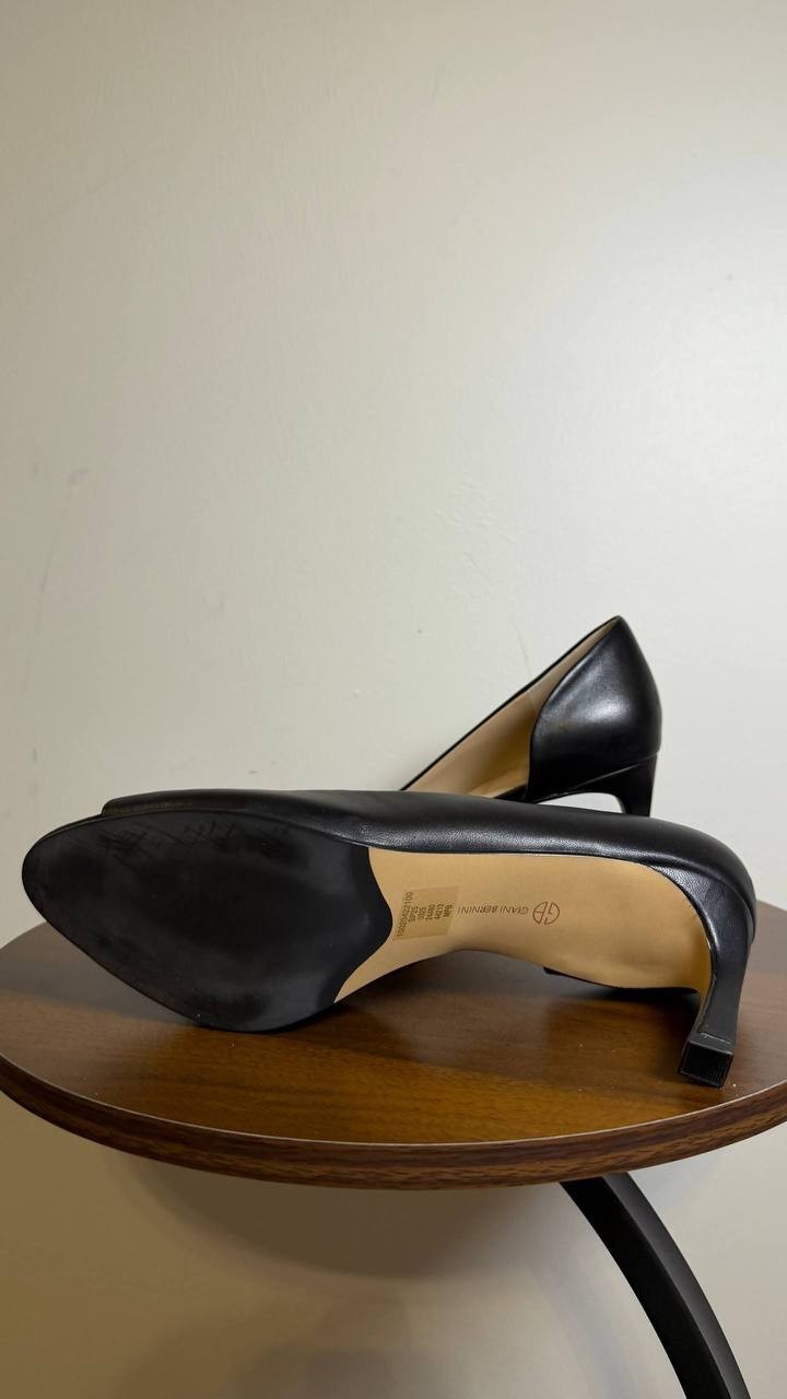 Giani Bernini Valorr Pumps 8M Black Leather Peep Toe d’Orsay NIB msrp$89.50