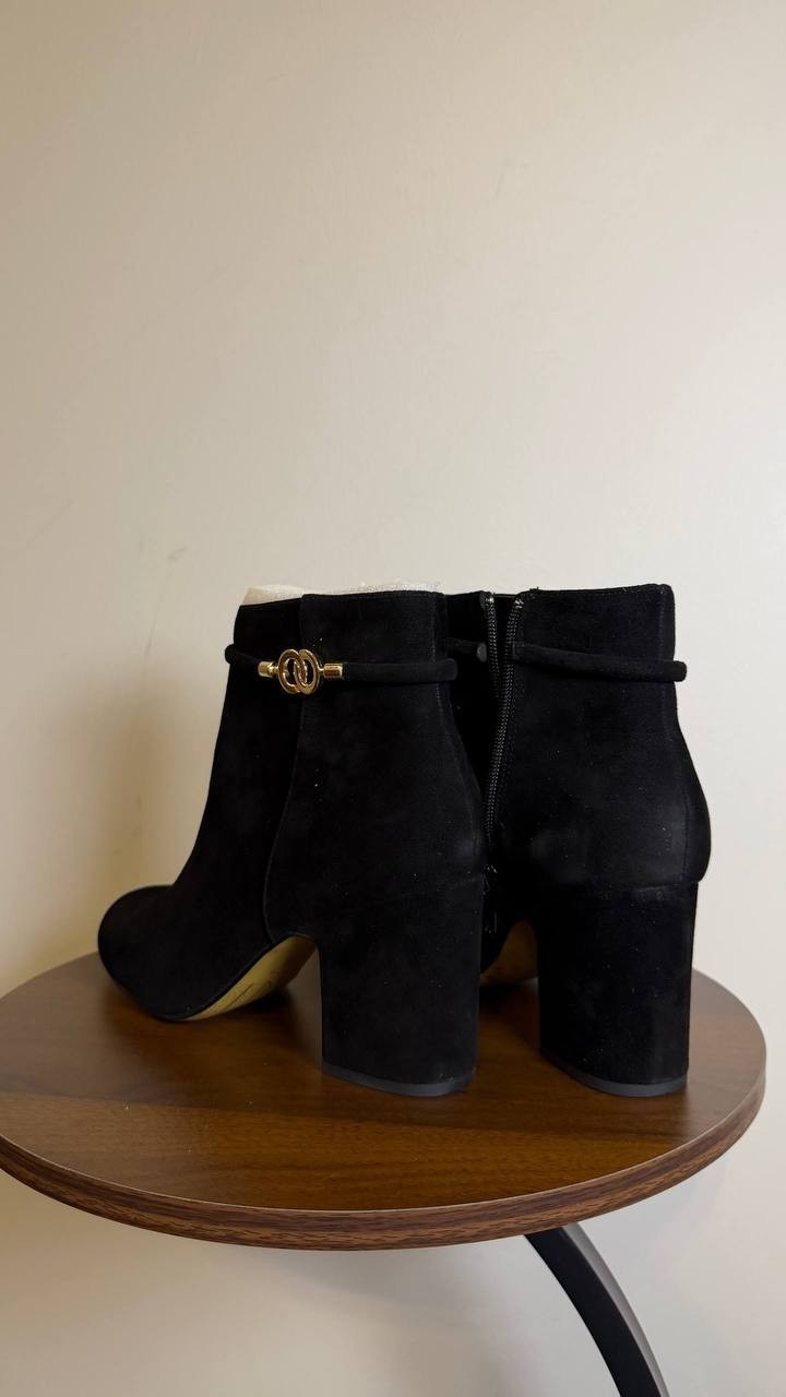 Bella Vita Diaz Booties 9 Black Suede Chain Detail Zip Dress Heel NIB msrp$125