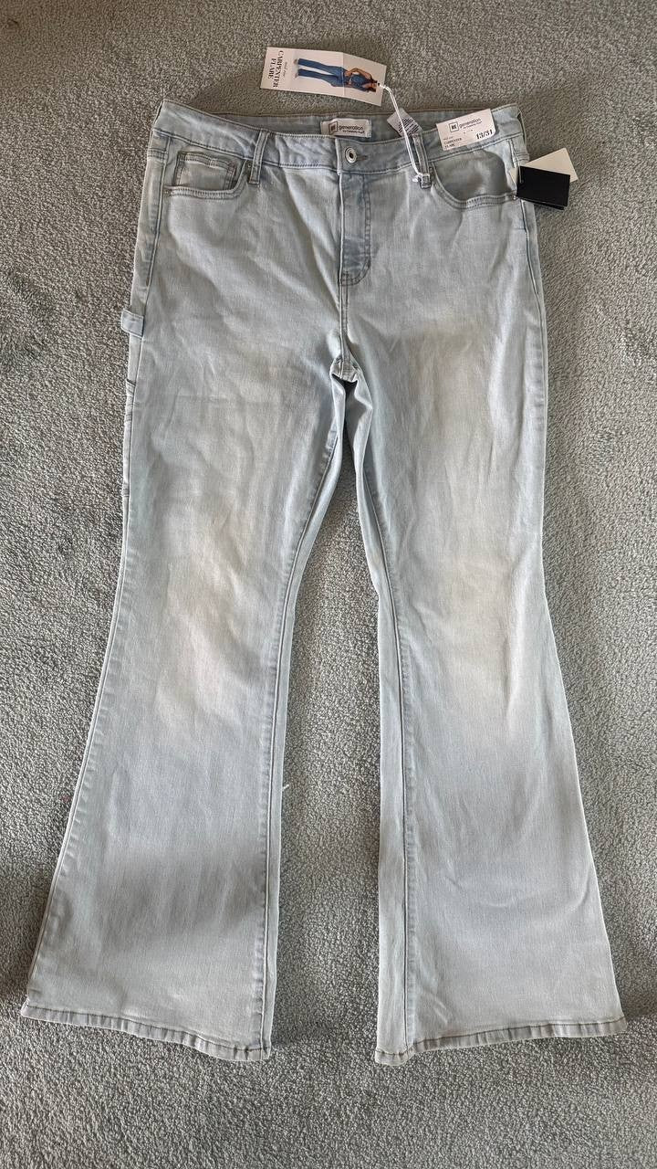 Celebrity Pink RE Generation NWT Carpenter Flare Jeans Light Wash 13/31