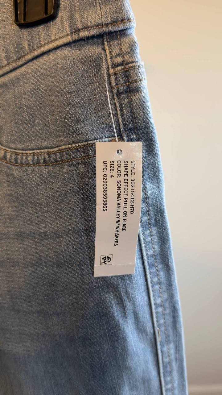 Gloria Vanderbilt Shape Effect Pull‑On Flared‑Leg Jeans Sonoma Valley 4 NWT $54