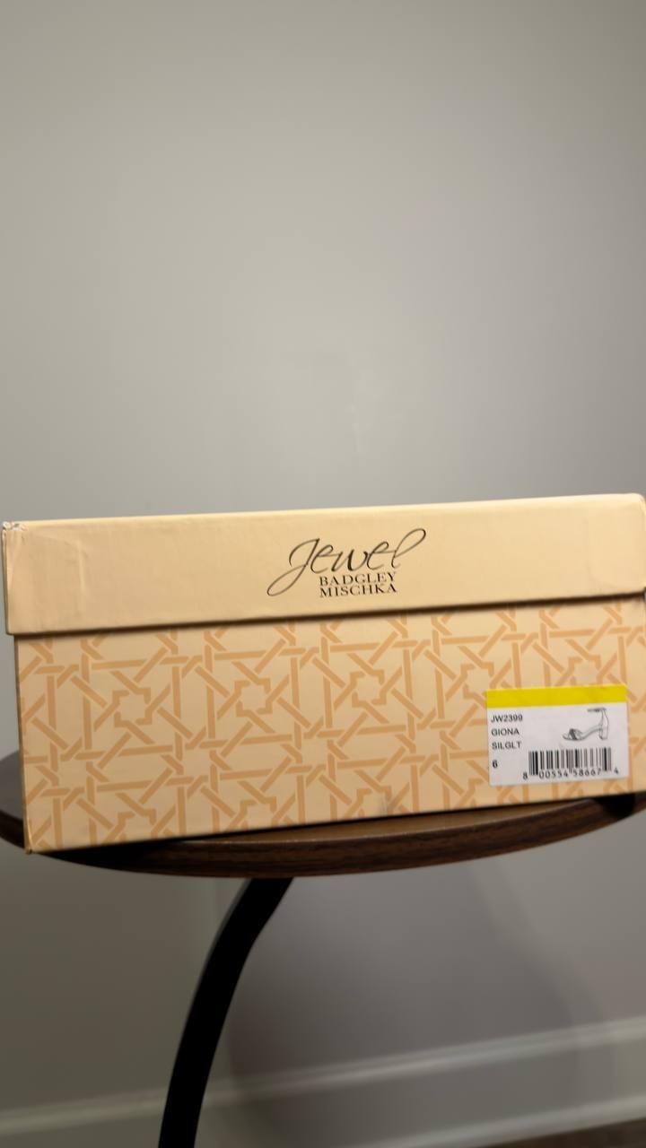 Jewel  Badgley  Mischka  Evening  Sandals  Silver  Glitter  6  New  $99